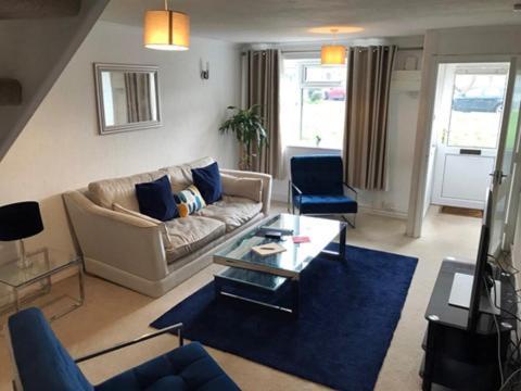 Kb99 Comfy 2 Bedroom House In Horsham, Pets Very Welcome With Easy Links To London And Gatwick Exterior photo